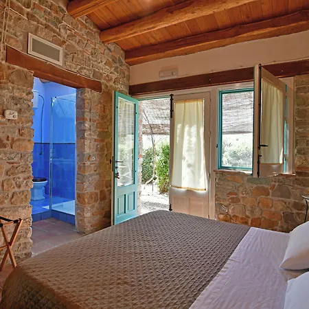 Terre Di Himera Фермерский дом