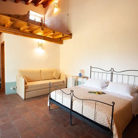 Terre Di Himera Фермерский дом *